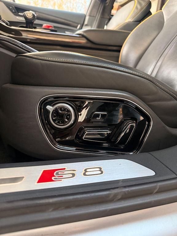 Gebraucht Audi S8 plus Ambiente 605 PS (444 kW) 2016 Silber Limousine