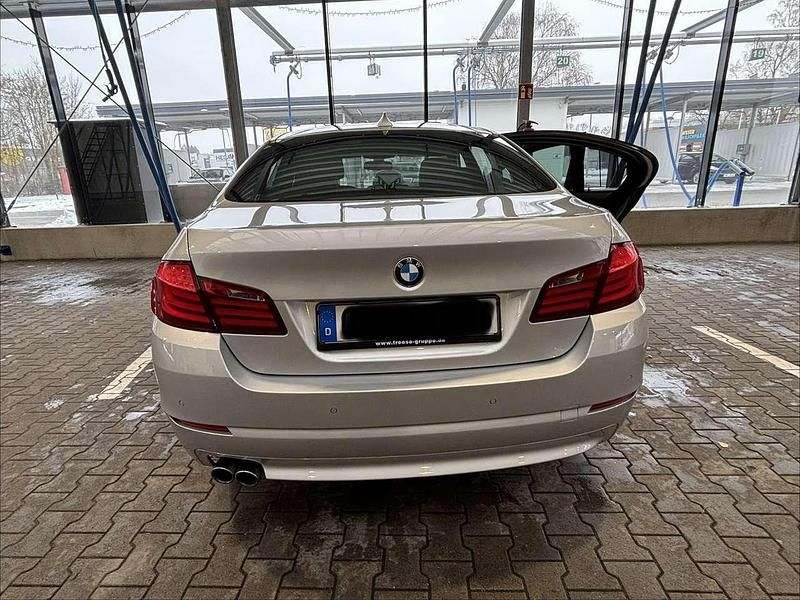 Gebraucht BMW 525 204 PS (150 kW) 2010 Grau Limousine