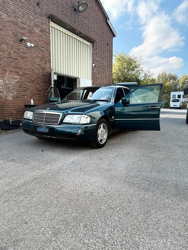 Gebraucht Mercedes C230 Elegance 150 PS (110 kW) 1997 Grün Limousine