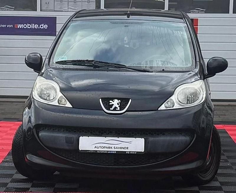 Gebraucht Peugeot 107 68 PS (50 kW) 2006 Schwarz Kleinwagen