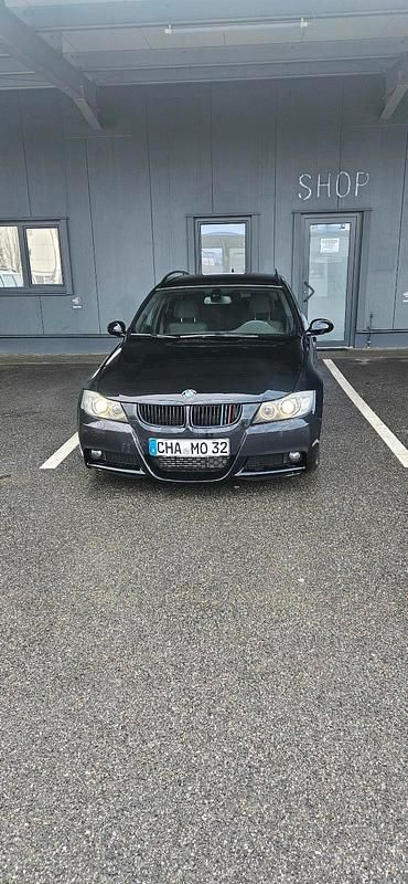 Gebraucht BMW 320 177 PS (130 kW) 2008 Schwarz Kombi
