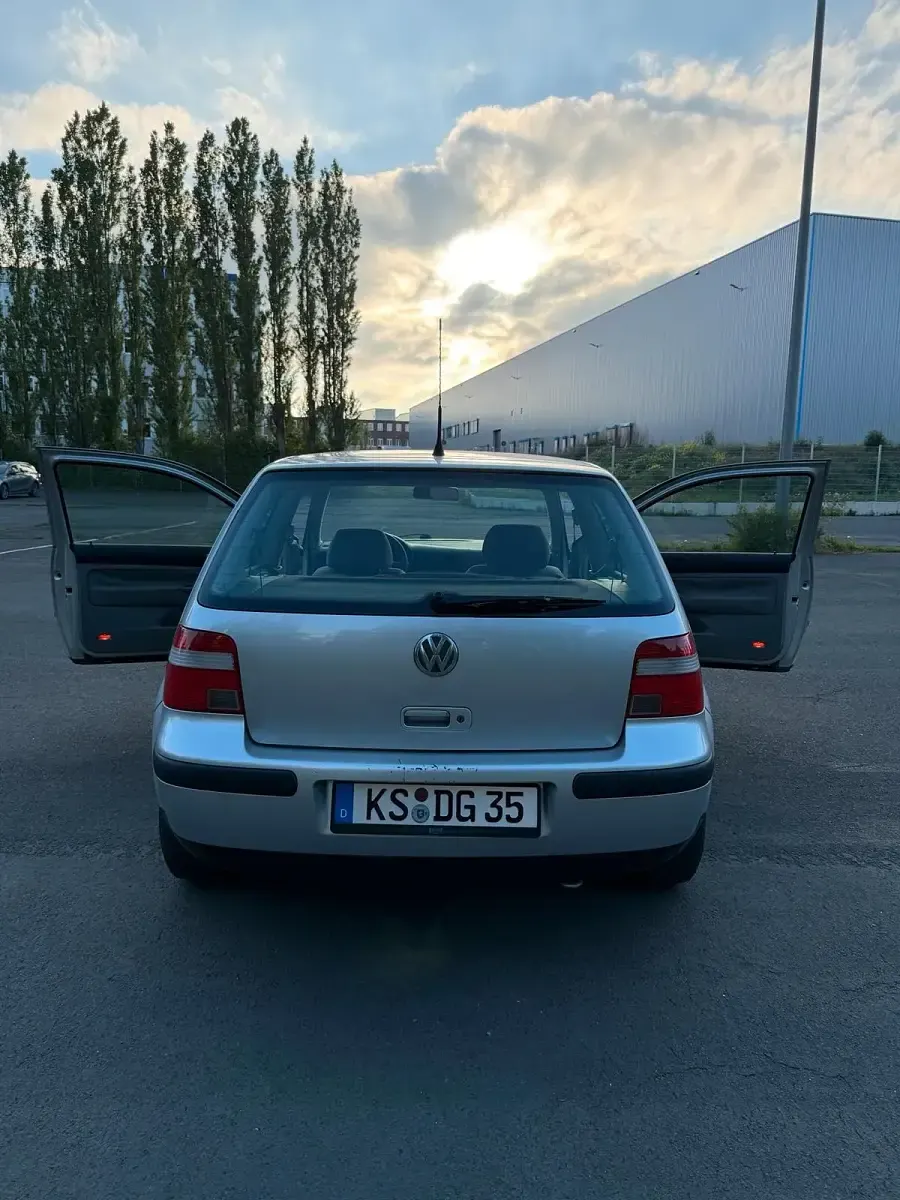 Gebraucht VW Golf IV 75 PS (55 kW) 2002 Silber Kleinwagen