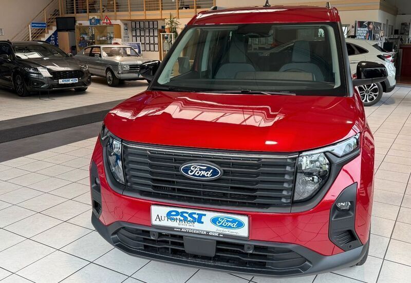 Rot Neu 2025 Ford Tourneo Courier Titanium Van / Kleinbus | 23.990 € (Guter Preis) - Bild 1/4
