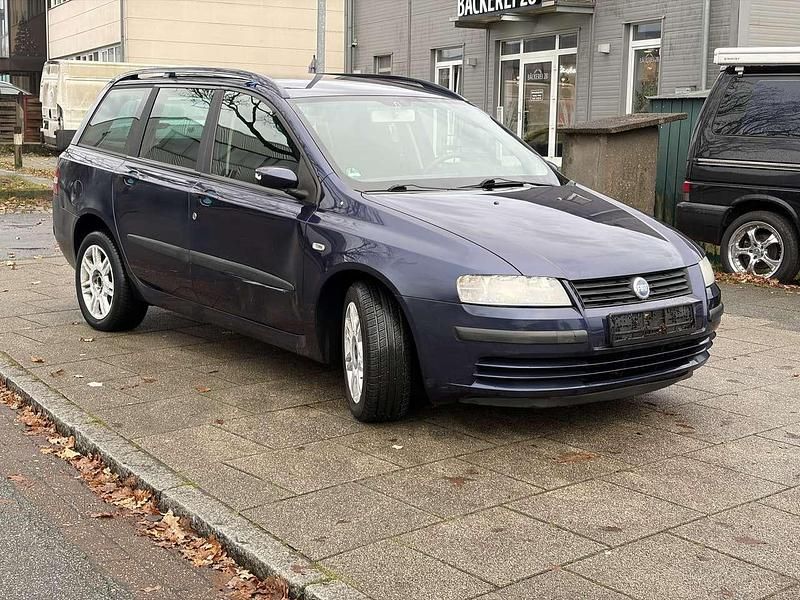 Gebraucht Fiat Stilo Dynamic 133 PS (97 kW) 2003 Navy blau met. Kombi