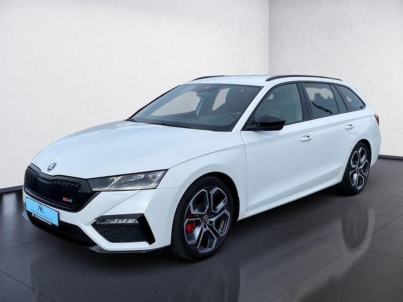 Gebraucht Skoda Octavia First Edition 245 PS (180 kW) 2021 Moonweiß perleffekt Kombi