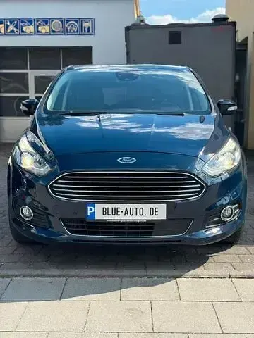 Używany Ford S-MAX Titanium 241 KM (177 kW) 2019 Niebieski Minivan