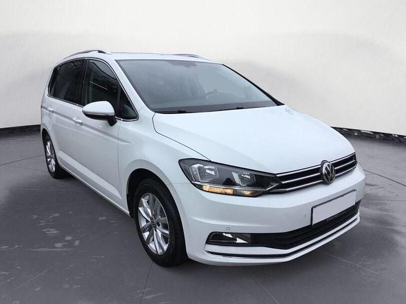 Gebraucht VW Touran Highline 110 PS (80 kW) 2016 Pure white Van / Kleinbus