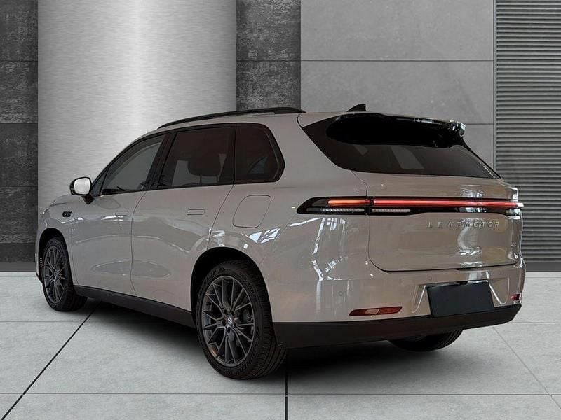 Neu Leapmotor C10 160 kW (218 PS) 2026 Tundra gray SUV