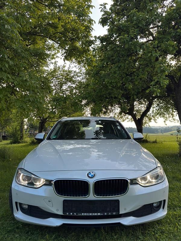 Gebraucht BMW 318 143 PS (105 kW) 2014 Weiß Kombi