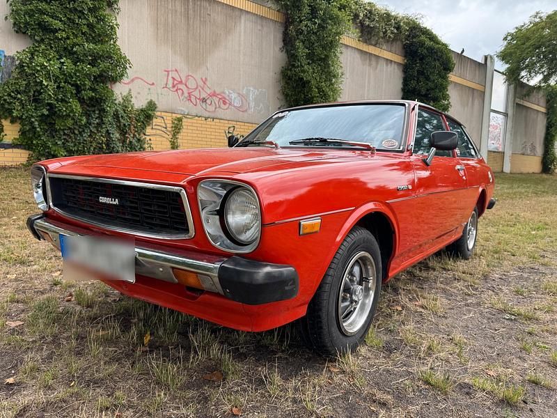 Rot Gebraucht 1977 Toyota Corolla Kleinwagen | 13.999 € - Bild 1/4