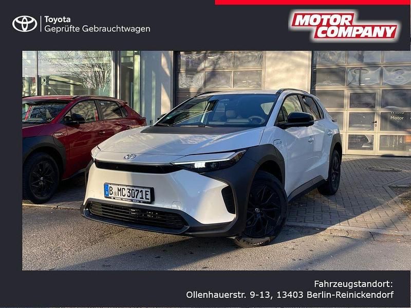Weiß Gebraucht 2025 Toyota bZ4X Basis SUV | 33.650 € (Superpreis) - Bild 1/4