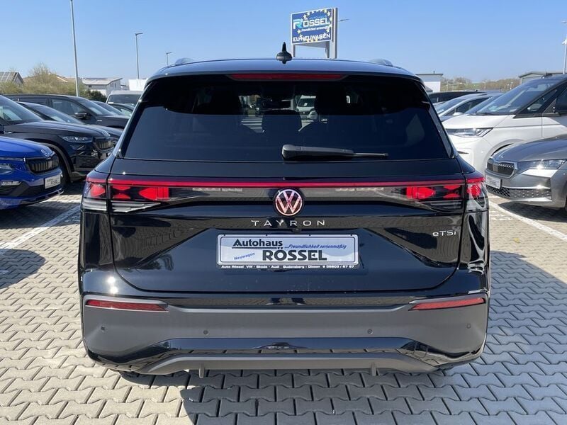 Neu VW Tayron Edition 150 PS (110 kW) 2025 Grenadillschwarz metallic SUV