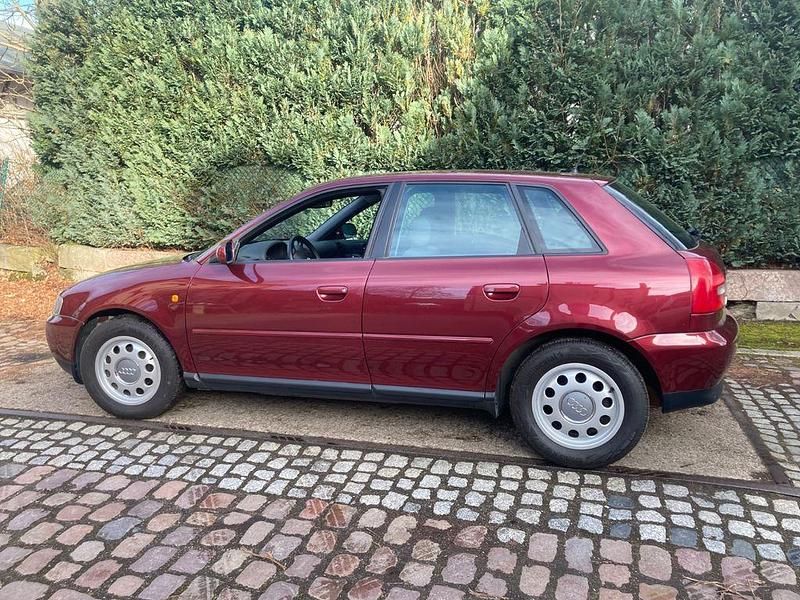 Gebraucht Audi A3 Sport 102 PS (75 kW) 2000 Rot Kleinwagen