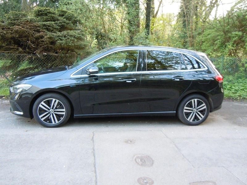 Gebraucht Mercedes E250 160 PS (117 kW) 2022 Schwarz Kombi