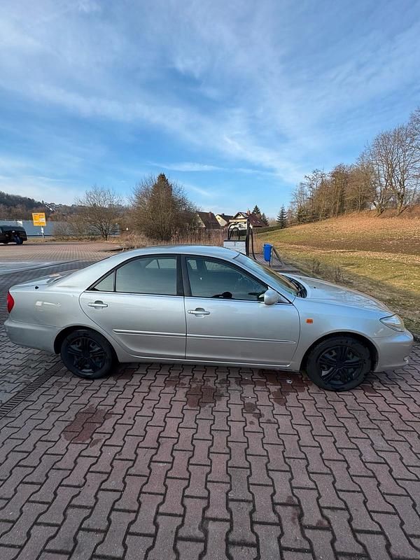 Gebraucht Toyota Camry 152 PS (111 kW) 2001 Silber Limousine