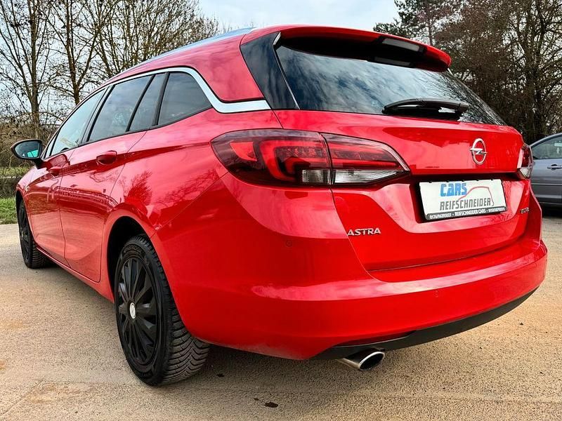 Gebraucht Opel Astra Dynamic 160 PS (117 kW) 2017 Rot Kombi