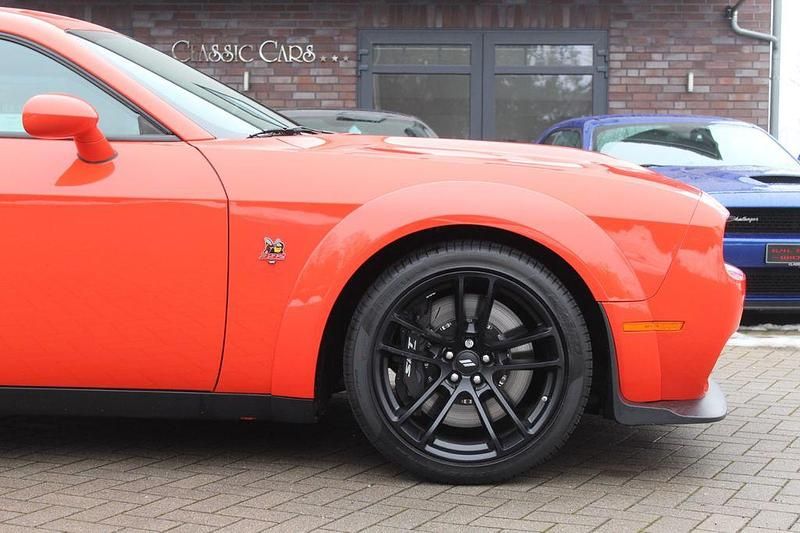 Neu Dodge Challenger 492 PS (361 kW) 2026 Orange