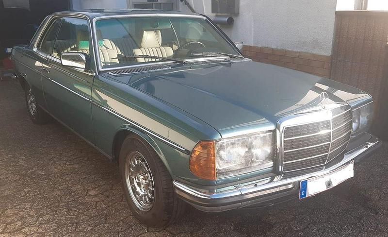 Gebraucht Mercedes 280 185 PS (136 kW) 1983 Grün Coupé