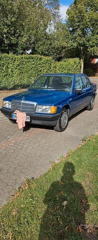 Blau Gebraucht 1986 Mercedes 190 Limousine | 8.000 € - Bild 1/4