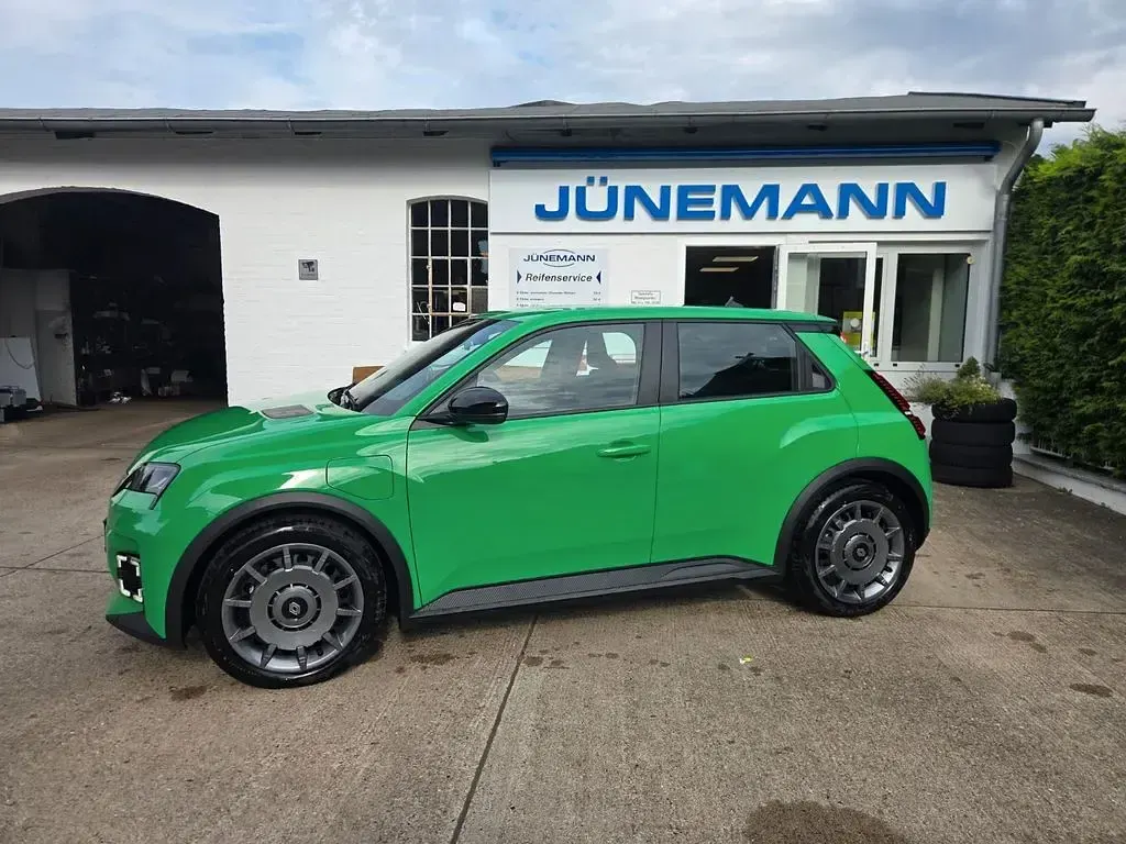 Neu Renault R5 89 kW (122 PS) 2026 Grün Kleinwagen