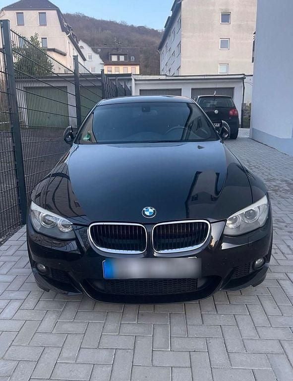 Gebraucht BMW 320 Shadowline 184 PS (135 kW) 2011 Schwarz Coupé
