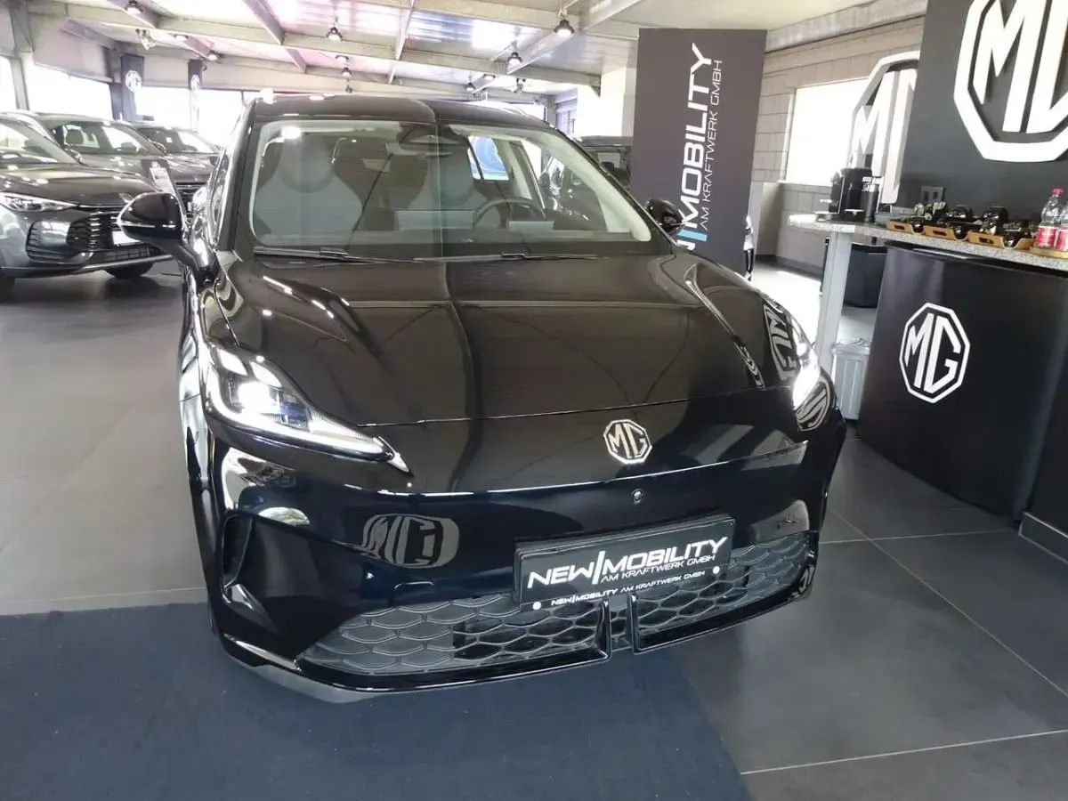 Neu MG MG4 EV 117 kW (160 PS) 2026 Black pearl Kleinwagen