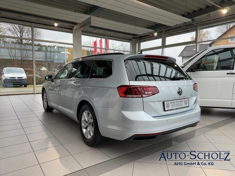 Gebraucht VW Passat Business 150 PS (110 kW) 2022 Silber Kombi