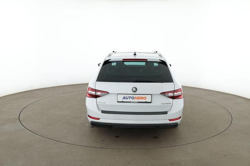 Gebraucht Skoda Superb Style 150 PS (110 kW) 2016 Weiß Kombi