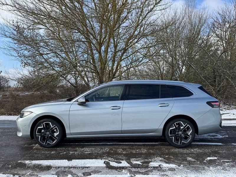 Gebraucht VW Passat 150 PS (110 kW) 2026 Silber Kombi