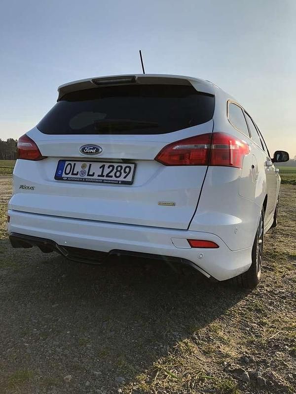 Gebraucht Ford Focus ST-Line 140 PS (102 kW) 2018 Weiß Kombi