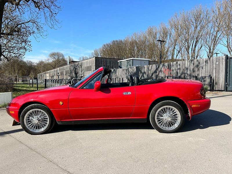Second-hand Mazda MX5 131 CP (96 kW) 1994 Roșu Cabrio