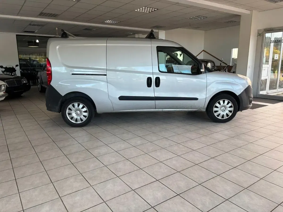 Gebraucht Opel Combo 105 PS (77 kW) 2014 Silber Van / Kleinbus