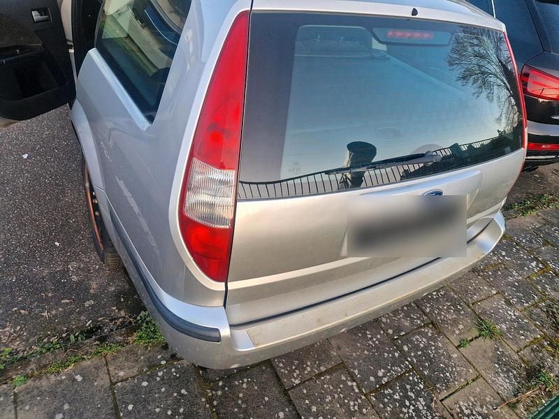 Gebraucht Ford Mondeo 145 PS (106 kW) 2002 Silber Kombi