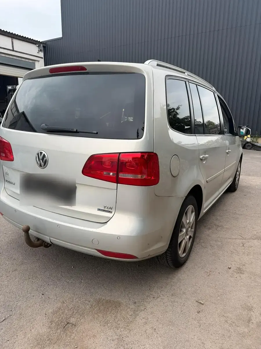 Gebraucht VW Touran 105 PS (77 kW) 2012 Silber Van / Kleinbus