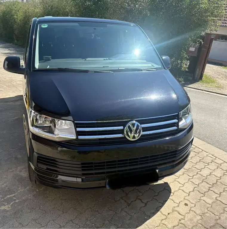 Używany VW Caravelle 150 KM (110 kW) 2018 Czarny Van