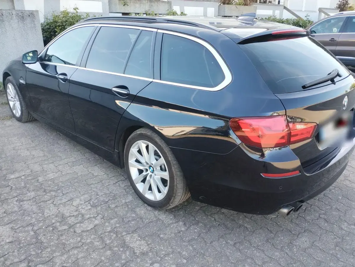 Second-hand BMW 525 218 CP (160 kW) 2011 Albastru Break