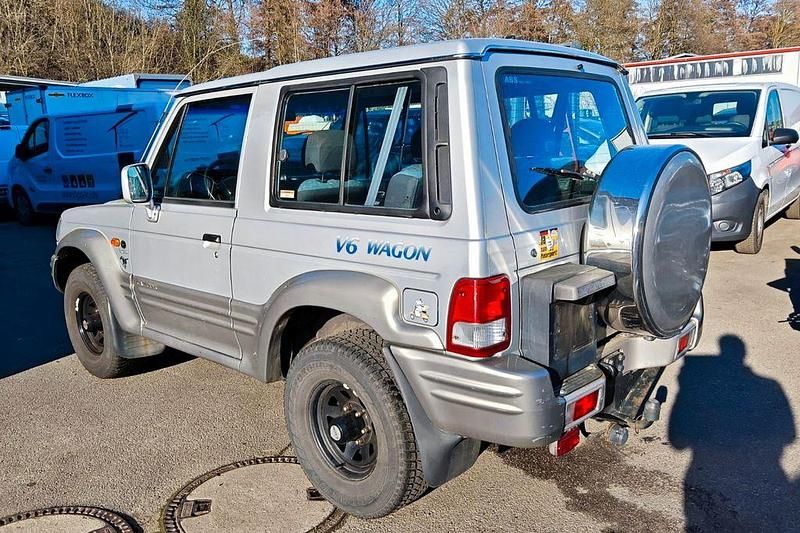 Gebraucht Hyundai Galloper 141 PS (103 kW) 1998 Silber SUV