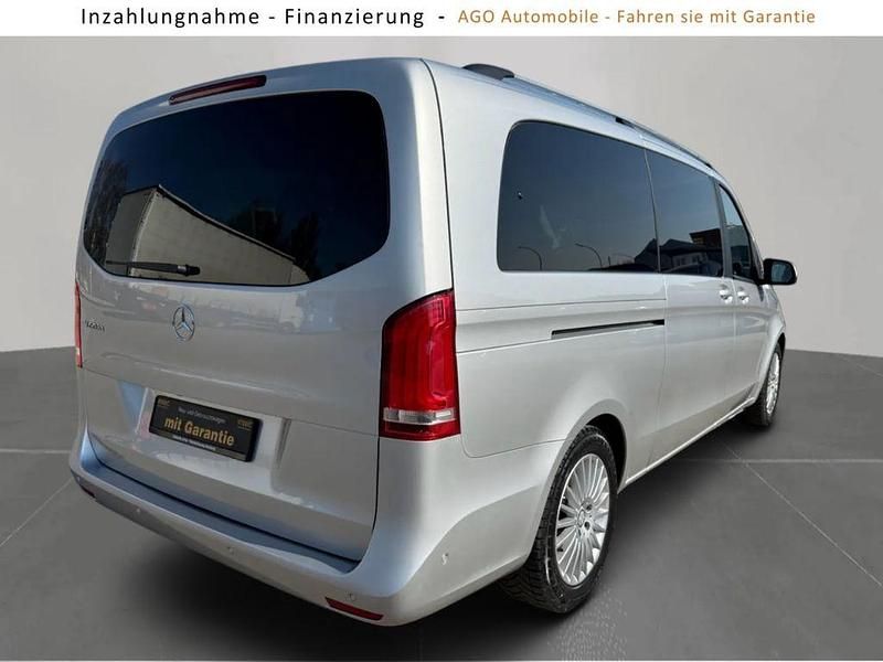Gebraucht Mercedes V220 Edition 163 PS (119 kW) 2016 Silber Van / Kleinbus
