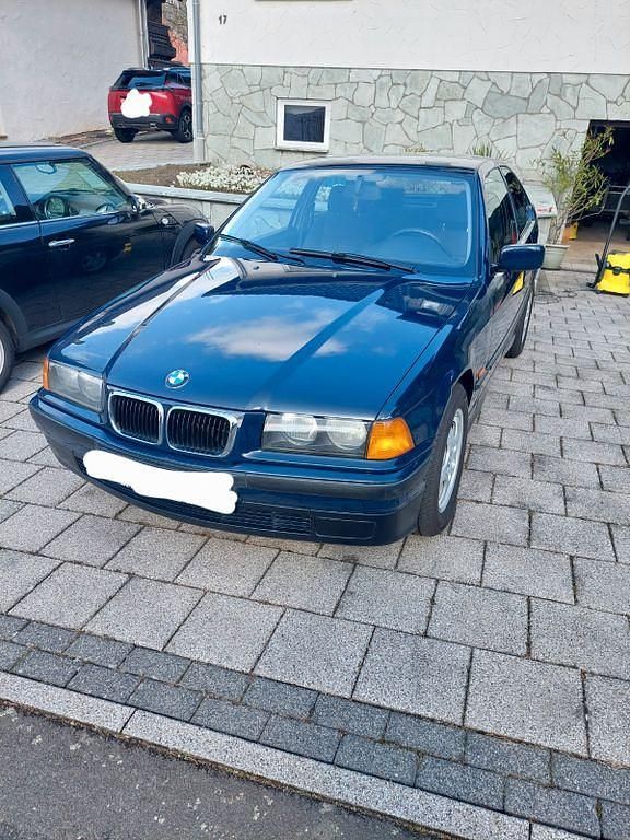 Second-hand BMW 316 102 CP (75 kW) 2000 Albastru Coupe
