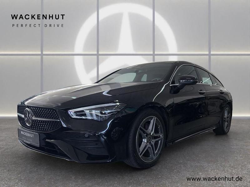 Schwarz Gebraucht 2024 Mercedes CLA200 Shooting Brake AMG Kombi | 31.989 € (Fairer Preis) - Bild 1/4