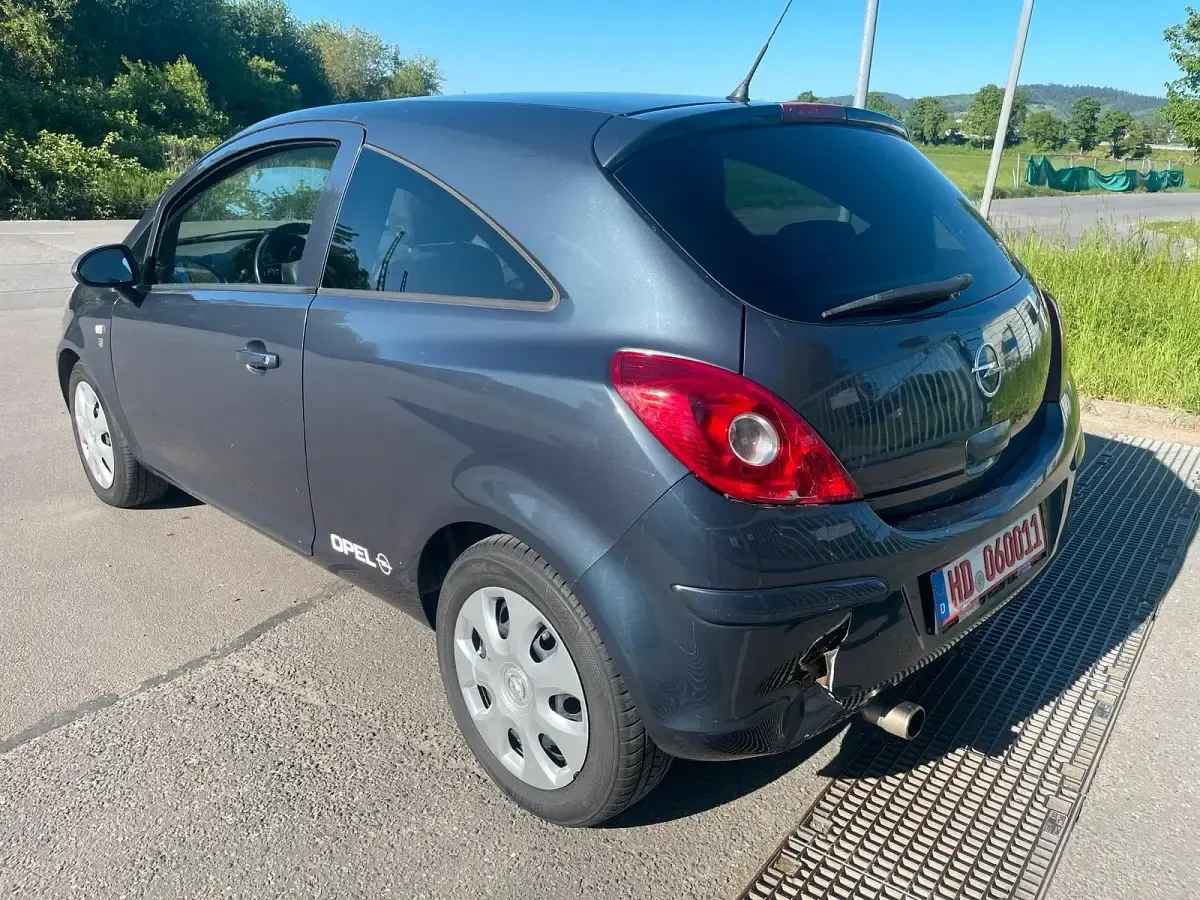 Second-hand Opel Corsa 87 CP (63 kW) 2010 Albastru Hatchback