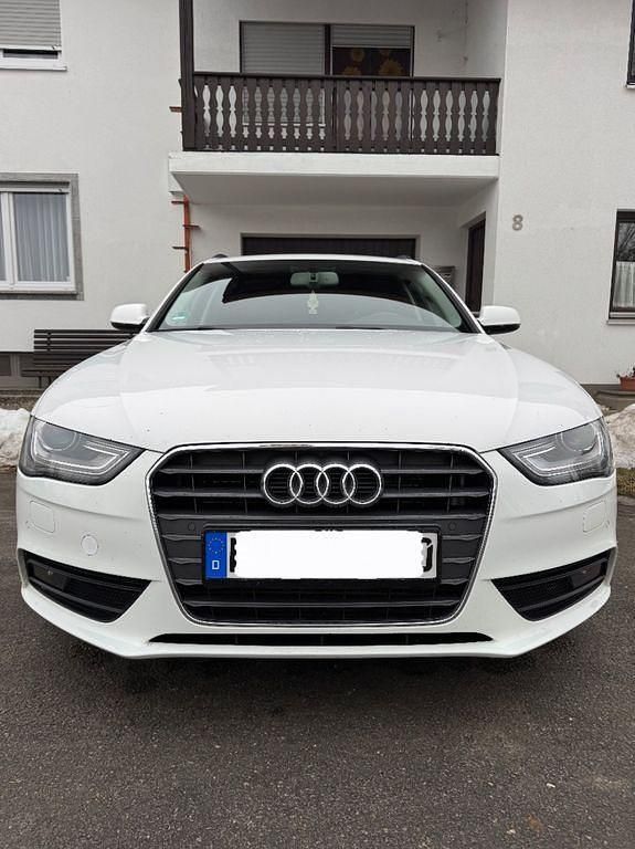 Gebraucht Audi A4 Sport 177 PS (130 kW) 2012 Weiß Kombi