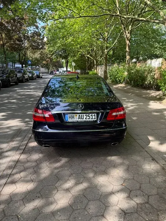 Gebraucht Mercedes E350 Elegance 292 PS (214 kW) 2010 Blau Limousine