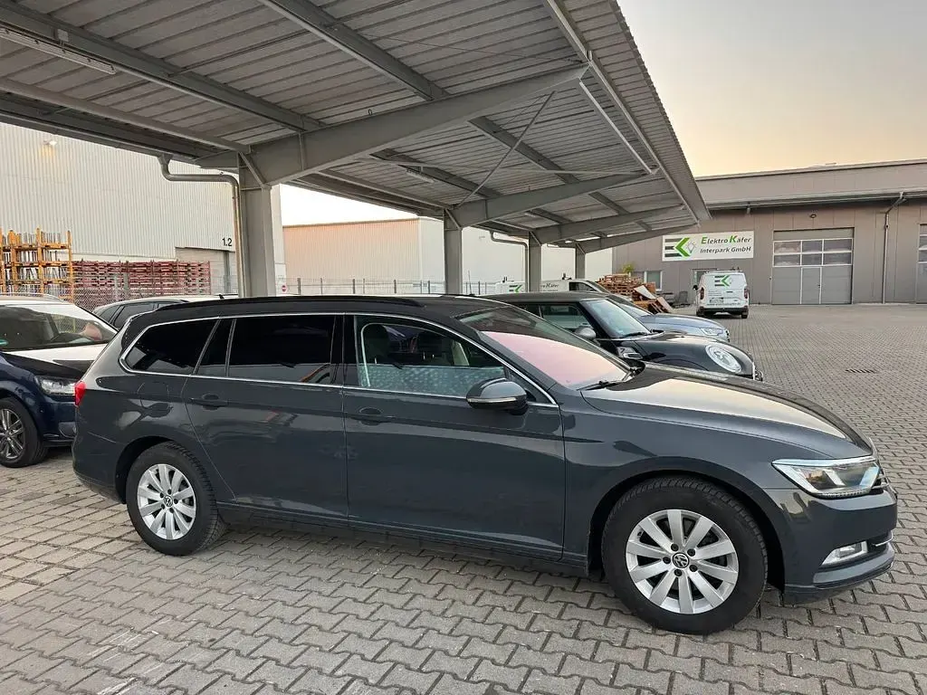 Gebraucht VW Passat Comfortline 150 PS (110 kW) 2017 Grau Kombi