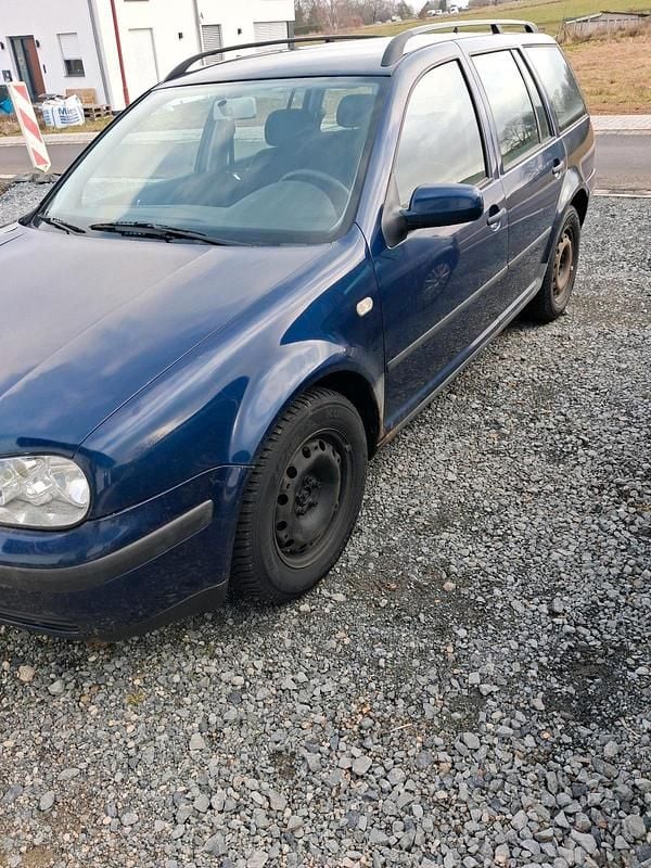 Blau Gebraucht 1999 VW Golf IV Kombi | 750 € (Superpreis) - Bild 1/4