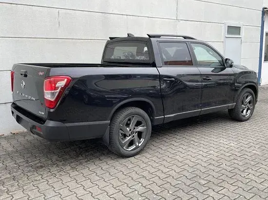 Neu SsangYong Musso 203 PS (149 kW) 2026 Space black metallic lak SUV