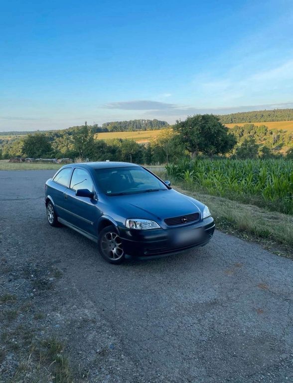 Schwarz Gebraucht 2001 Opel Astra Coupé | 950 € (Guter Preis) - Bild 1/4
