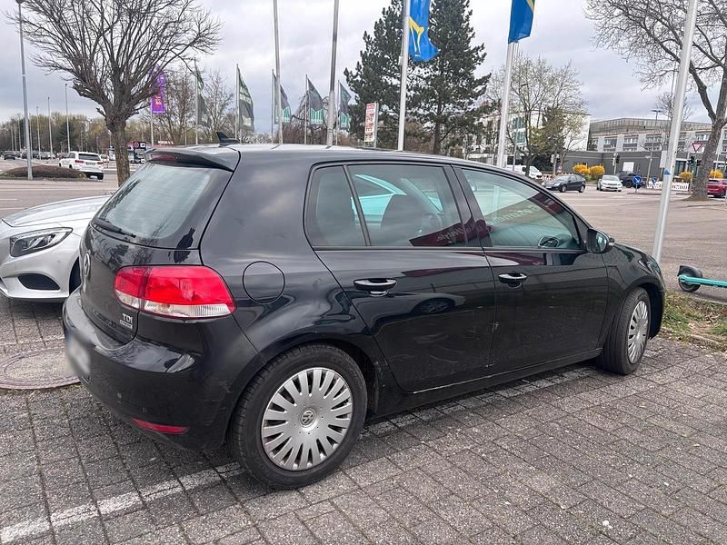 Gebraucht VW Golf VI 105 PS (77 kW) 2010 Schwarz Kleinwagen