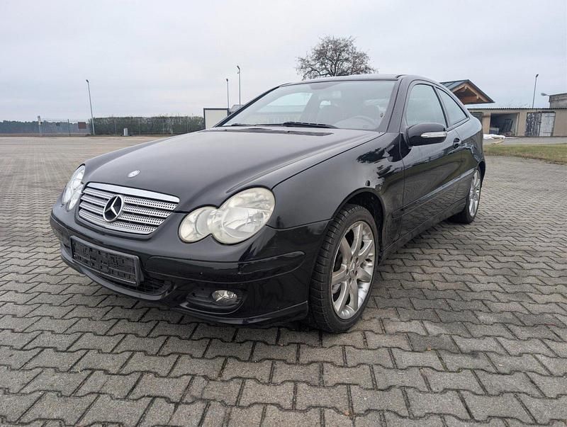 Schwarz Gebraucht 2005 Mercedes C180 Coupé | 2.700 € (Fairer Preis) - Bild 1/4