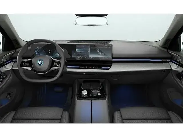Gebraucht BMW 530e Sport Line 299 PS (219 kW) 2024 Schwarz Limousine